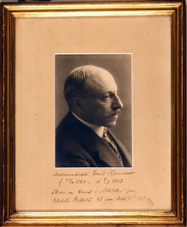 Motiv: Kunsthistoriker, kunstanmelder & direktør i 1906 for Kunstindustrimuseet, Emil Hannover